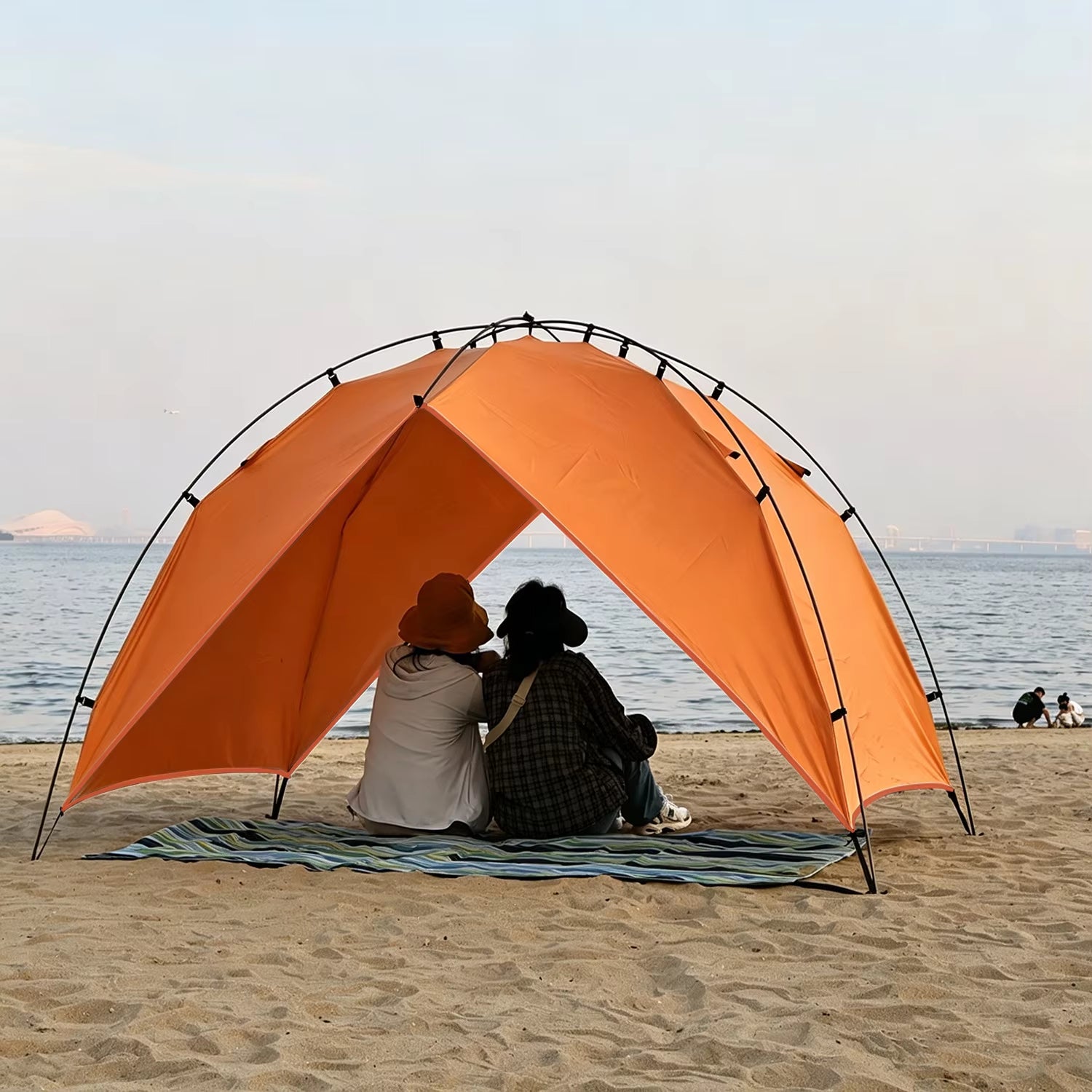 tienda-de-campana-para-playa-382awl.jpg Tienda de campaña para 2 personas, 240 cm x 160 cm x 140 cm, para playa o parque, con toldo arqueado, protección solar y toldo impermeable Naranja - Imagen 1